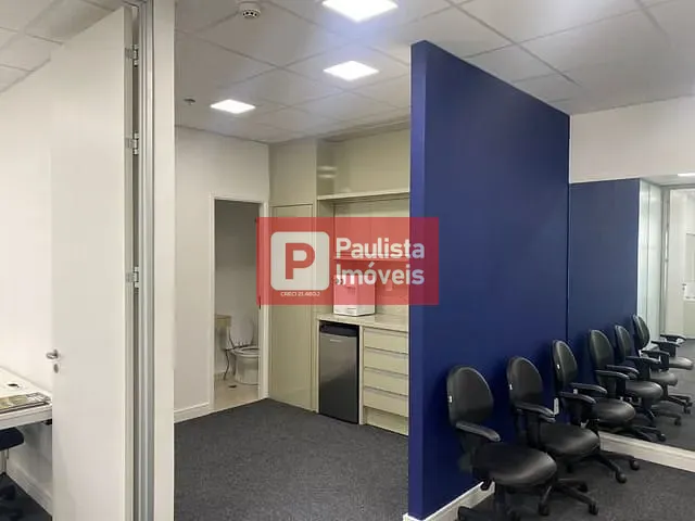 Conjunto comercial com 105m², para alugar, no bairro Vila Cordeiro em São Paulo
