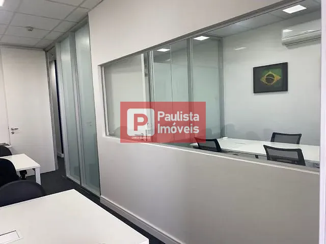 Conjunto comercial com 105m², para alugar, no bairro Vila Cordeiro em São Paulo