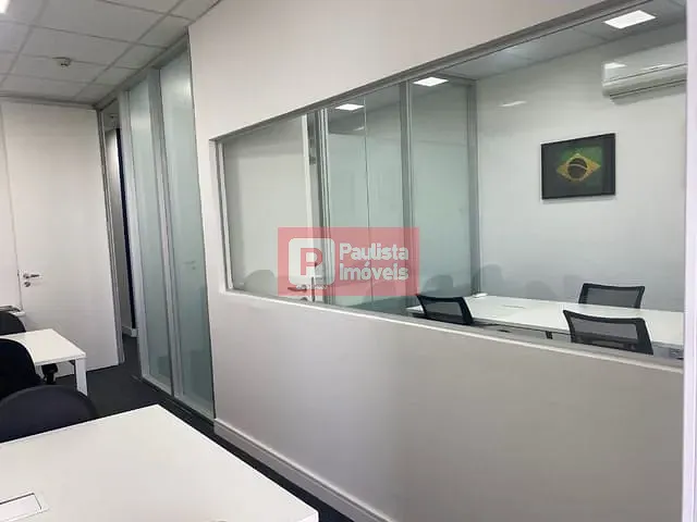 Conjunto comercial com 105m², para alugar, no bairro Vila Cordeiro em São Paulo