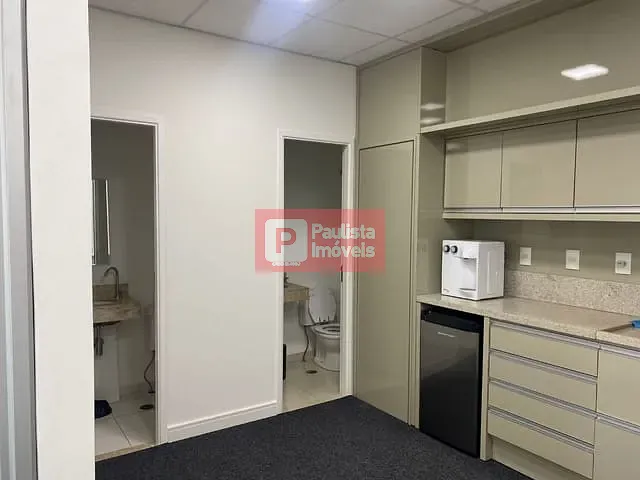 Conjunto comercial com 105m², para alugar, no bairro Vila Cordeiro em São Paulo
