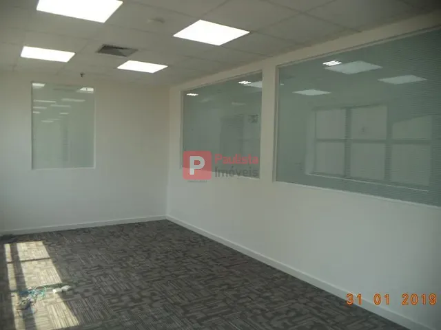 Conjunto comercial com 498m², à venda ou para alugar, no bairro Parque Santa Cecília em São Paulo