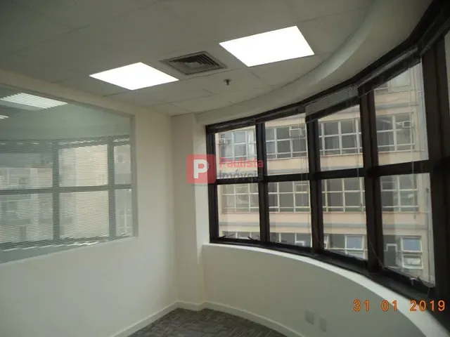 Conjunto comercial com 498m², à venda ou para alugar, no bairro Parque Santa Cecília em São Paulo