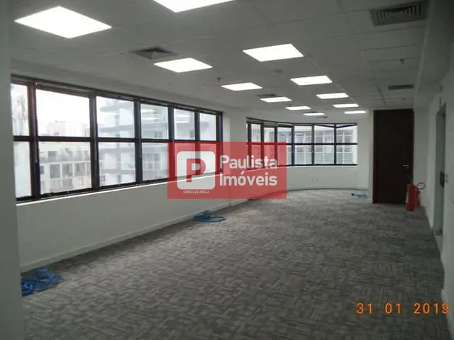 Conjunto comercial com 498m², à venda ou para alugar, no bairro Parque Santa Cecília em São Paulo