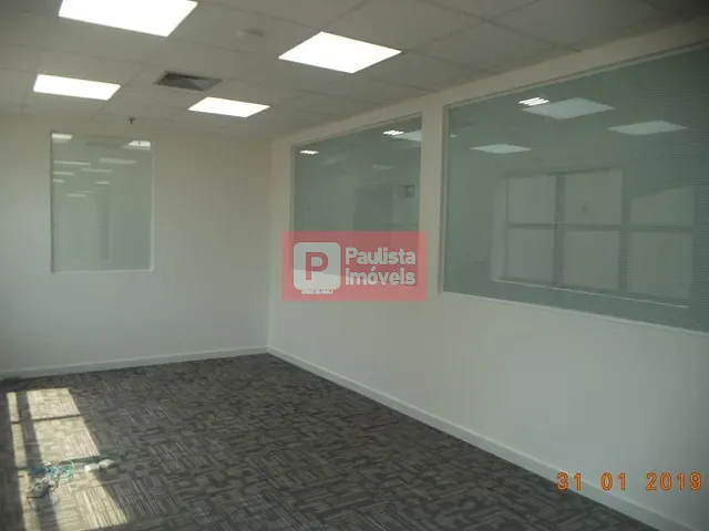Conjunto comercial com 498m², à venda ou para alugar, no bairro Parque Santa Cecília em São Paulo