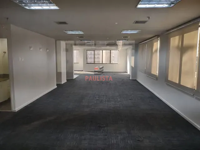 Andar corporativo com 400m², para alugar, no bairro Jardim Paulista em São Paulo