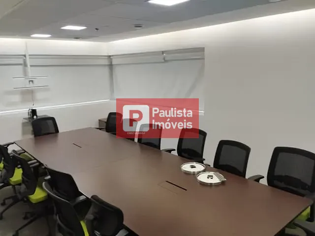 Conjunto comercial à venda ou para alugar, no bairro Santo Amaro em São Paulo