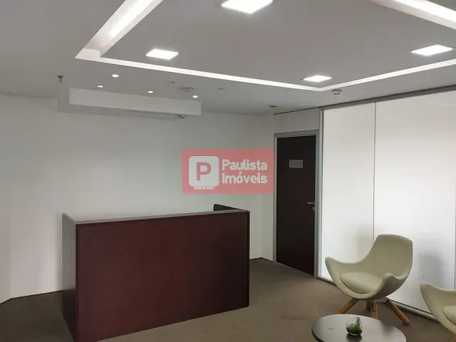 Conjunto comercial com 106m², à venda ou para alugar, no bairro Santo Amaro em São Paulo