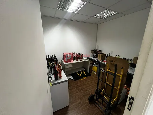 Conjunto comercial com 85m², à venda ou para alugar, no bairro Vila Almeida em São Paulo