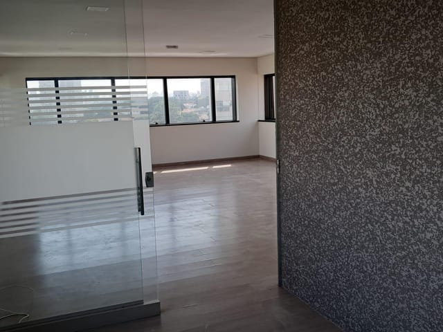 Foto do Conjunto comercial - Conjunto Comercial com 73 m², ar condicionado, persianas, com 2 banheiros, 2 vagas demarcadas no Campo Belo - SP localização privilegiada | Paulista Imóveis