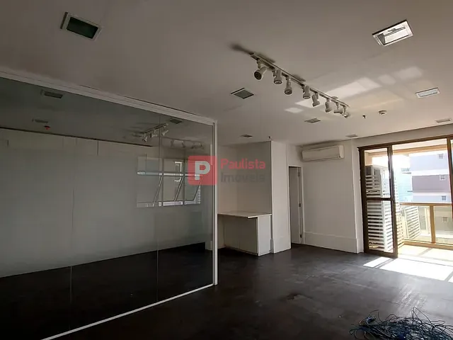 Conjunto comercial com 120m², para alugar, no bairro Vila Olímpia em São Paulo