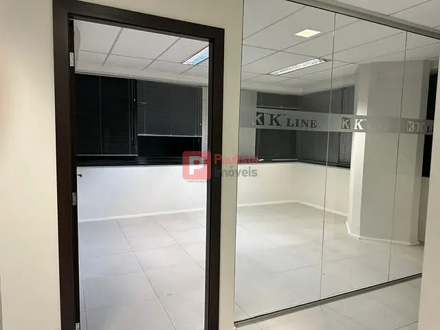 Conjunto comercial com 404m², à venda ou para alugar, no bairro Bela Vista em São Paulo