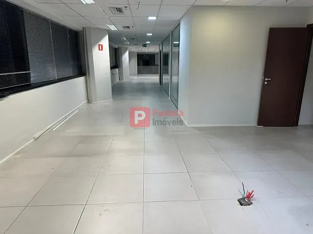 Conjunto comercial com 404m², à venda ou para alugar, no bairro Bela Vista em São Paulo