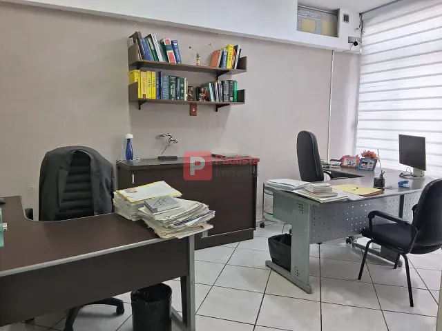 Conjunto comercial com 160m², à venda, no bairro República em São Paulo