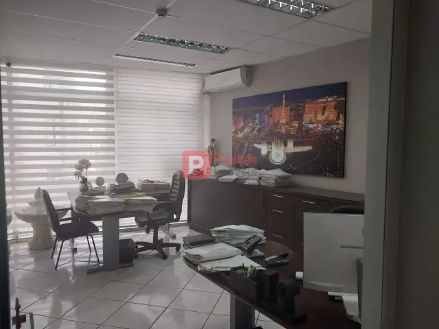 Conjunto comercial com 160m², à venda, no bairro República em São Paulo