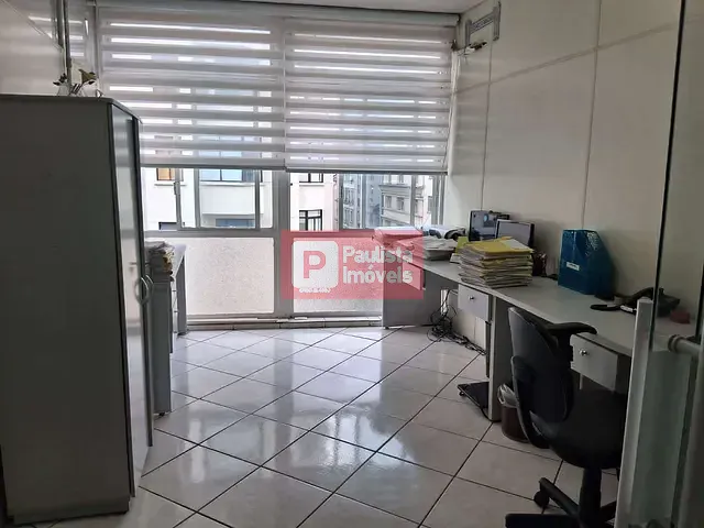 Conjunto comercial com 160m², à venda, no bairro República em São Paulo