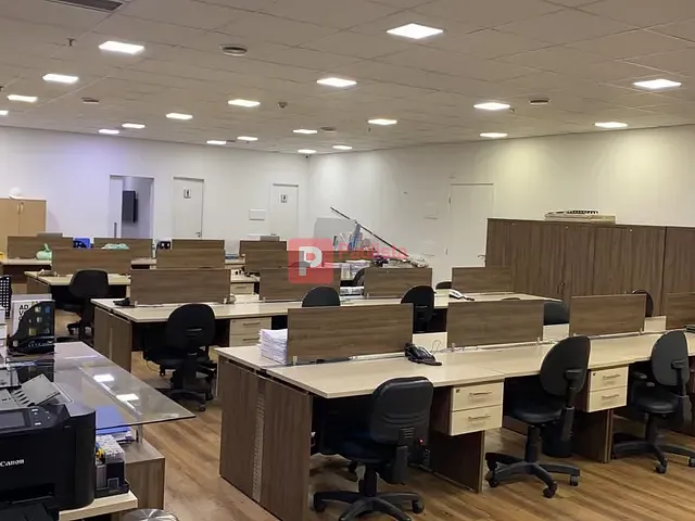 Conjunto comercial com 265m², para alugar, no bairro Vila Cordeiro em São Paulo