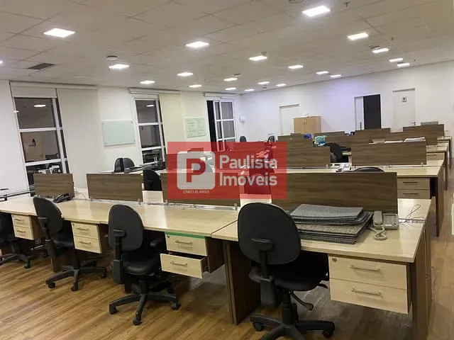 Conjunto comercial com 265m², para alugar, no bairro Vila Cordeiro em São Paulo