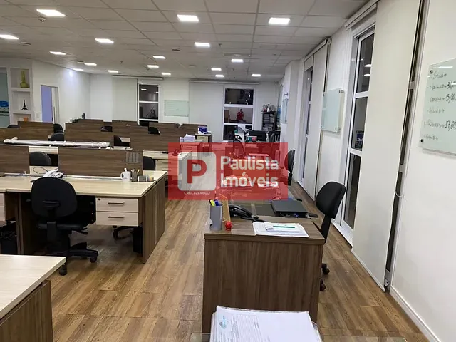 Conjunto comercial com 265m², para alugar, no bairro Vila Cordeiro em São Paulo