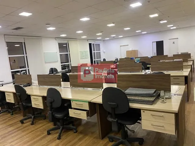Conjunto comercial com 265m², para alugar, no bairro Vila Cordeiro em São Paulo
