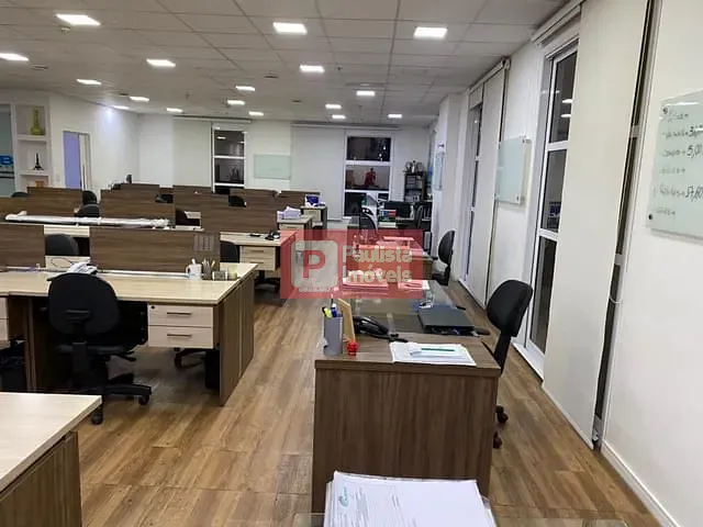 Conjunto comercial com 265m², para alugar, no bairro Vila Cordeiro em São Paulo