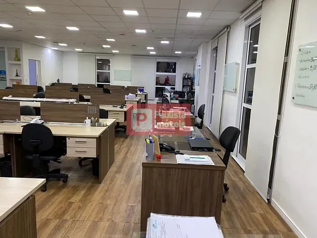 Conjunto comercial com 265m², para alugar, no bairro Vila Cordeiro em São Paulo