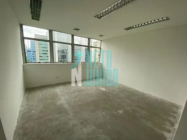 Conjunto comercial com 300m², à venda, no bairro Cerqueira César em São Paulo