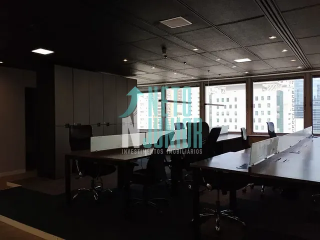 Conjunto comercial com 134m², para alugar, no bairro Itaim Bibi em São Paulo