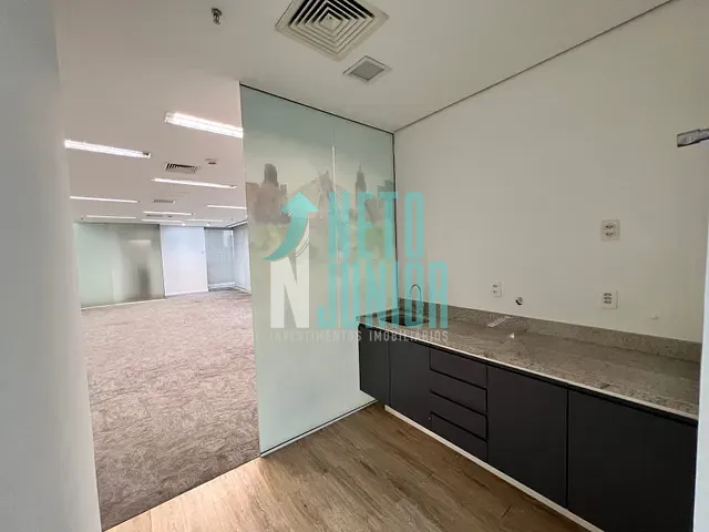 Conjunto comercial com 218m², à venda ou para alugar, no bairro Brooklin em São Paulo