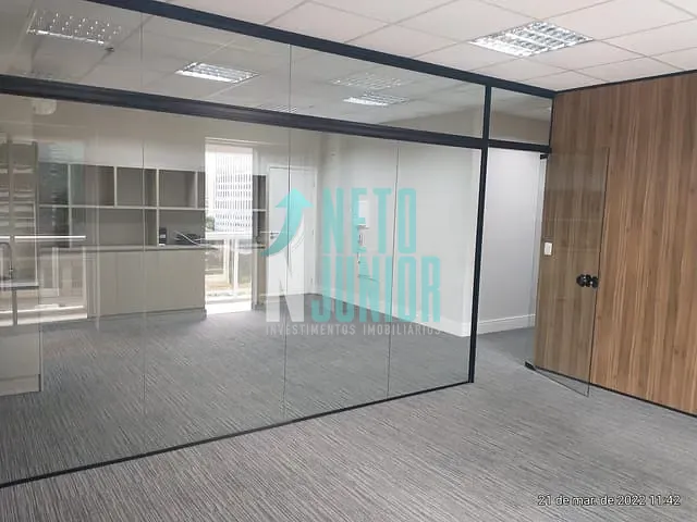 Conjunto comercial com 132m², para alugar, no bairro Itaim Bibi em São Paulo