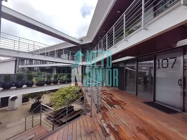 Conjunto comercial com 225m², para alugar, no bairro Vila Madalena em São Paulo