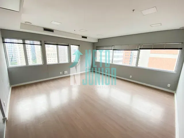 Conjunto comercial com 166m², à venda, no bairro Vila Olímpia em São Paulo