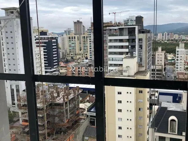 Cobertura / Penthouse com 130m² 3 quartos e 3 banheiros, à venda, no bairro Meia Praia em Itapema