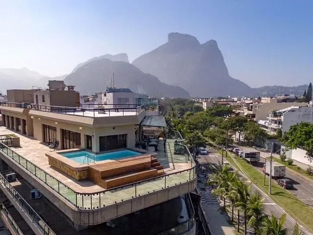 Cobertura / Penthouse com 930m² 5 quartos e 9 banheiros, à venda, no bairro Barra da Tijuca em Rio de Janeiro