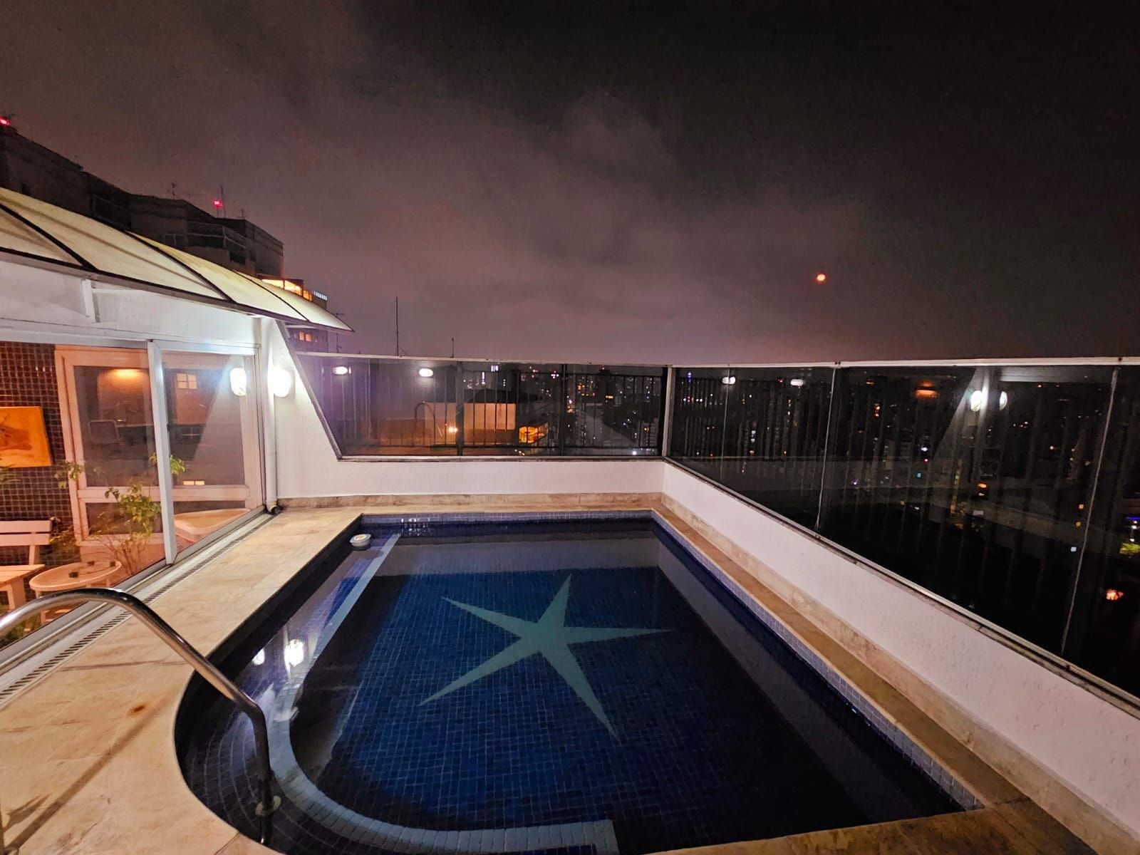 Cobertura à venda com 4 quartos, 264m² - Foto 1