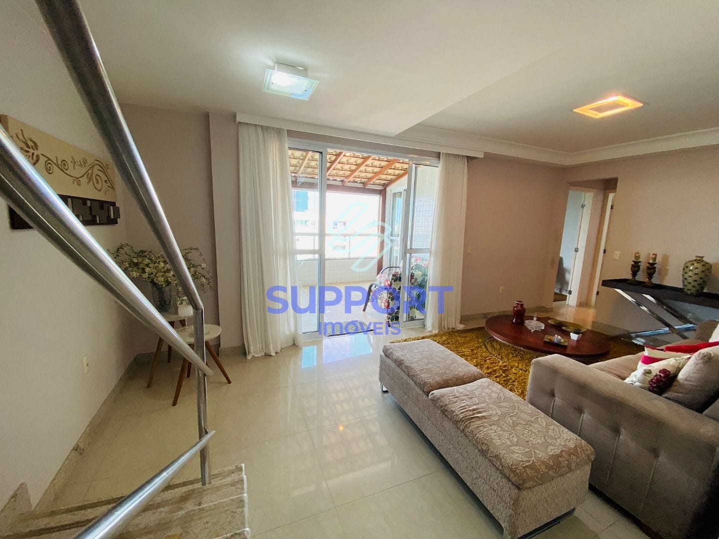 Cobertura à venda com 4 quartos, 220m² - Foto 2