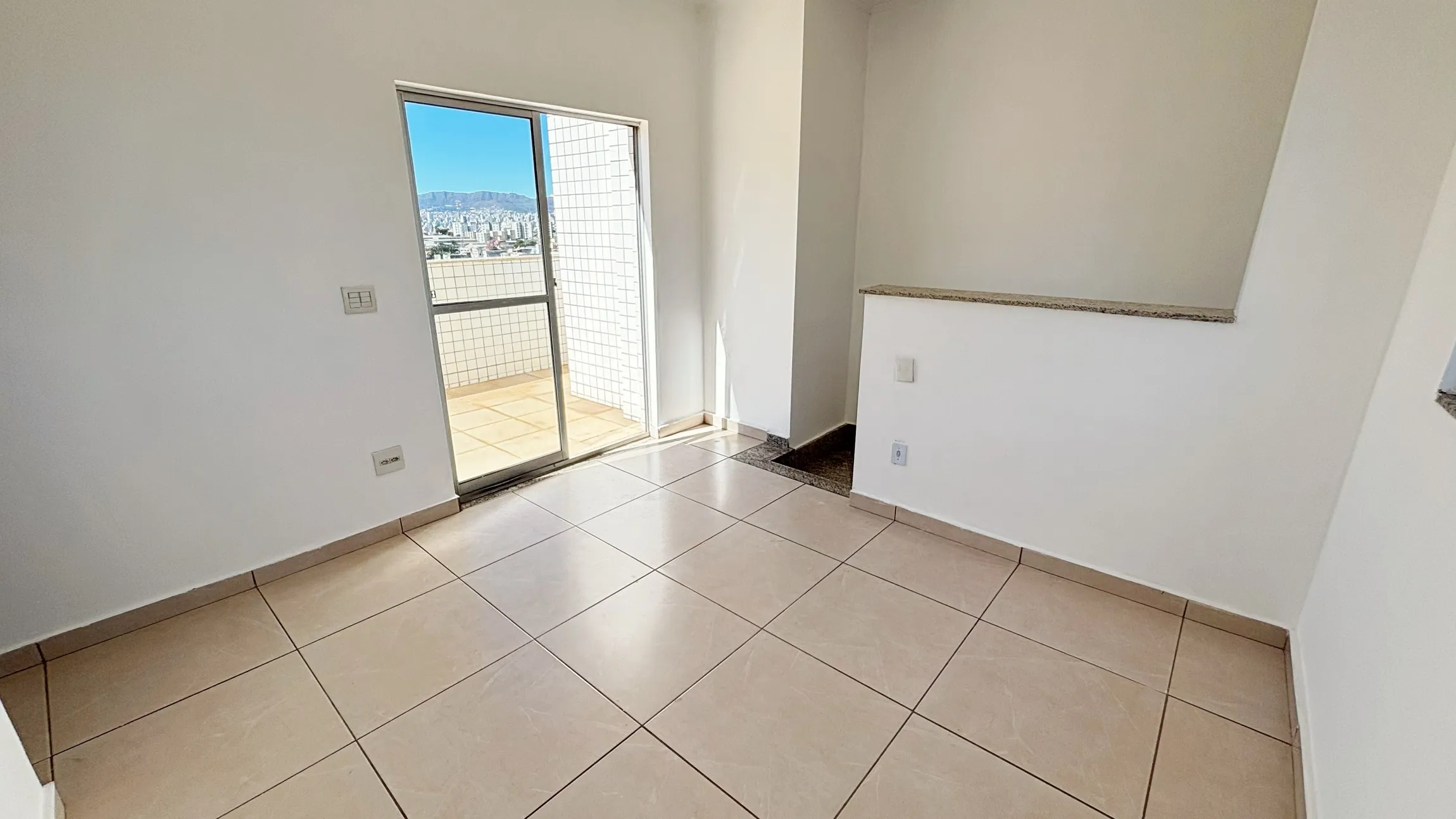 Cobertura para alugar com 3 quartos, suíte e 2 vagas no Bairro Padre Eustáquio em Belo Horizonte/MG