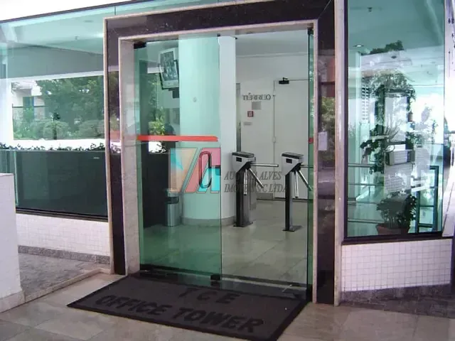 Conjunto comercial para alugar, no bairro Liberdade em São Paulo