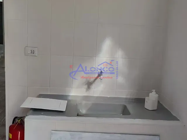 Ponto com 210m², para alugar, no bairro Jardim Califórnia em Jacareí
