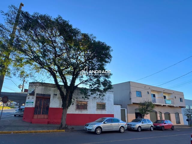 4 Salas comerciais + 2 Apartamentos à Venda!