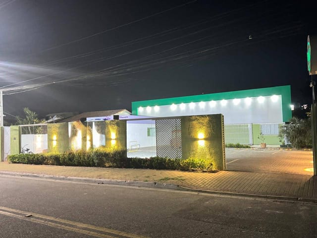 Conjunto comercial com 800m², à venda, no bairro Barroco (Itaipuaçu) em Maricá