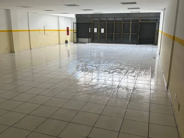 Conjunto comercial à venda, no bairro Centro em Pinhais