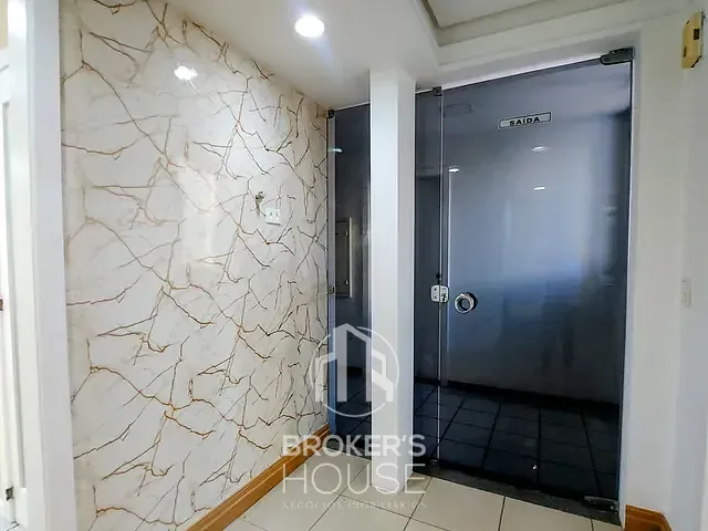 Sala para alugar, no bairro Praia do Canto em Vitória