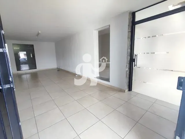 Sala com 151m², para alugar, no bairro Paulista em Piracicaba