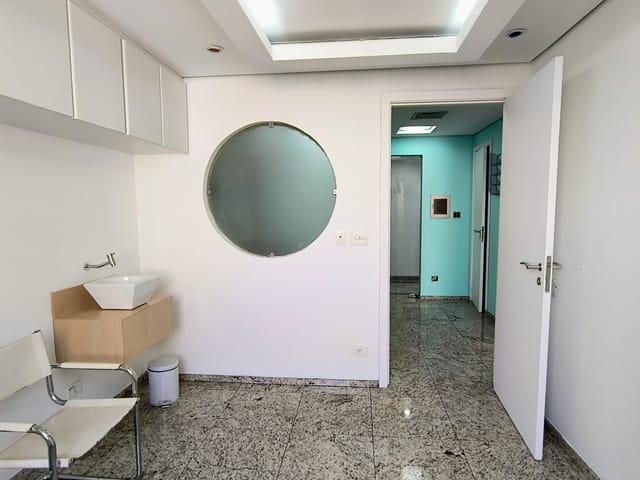 Conjunto comercial com 104m², à venda ou para alugar, no bairro Vila Olímpia em São Paulo
