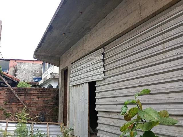 Conjunto comercial com 320m², à venda ou para alugar, no bairro Centro em Guapimirim