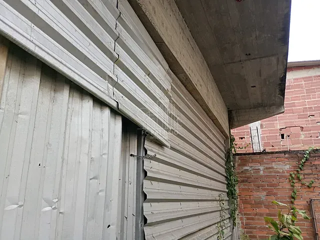 Conjunto comercial com 320m², à venda ou para alugar, no bairro Centro em Guapimirim