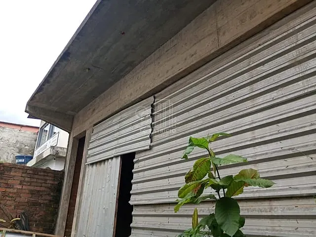 Conjunto comercial com 320m², à venda ou para alugar, no bairro Centro em Guapimirim