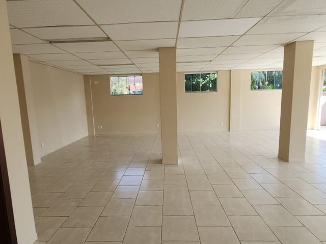 Conjunto comercial com 400m², à venda, no bairro Centro em Pomerode