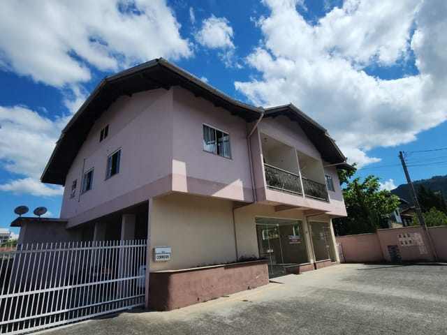 Conjunto comercial com 400m², à venda, no bairro Centro em Pomerode