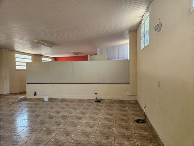 Conjunto comercial para alugar, no bairro Quarteirão Brasileiro em Petrópolis